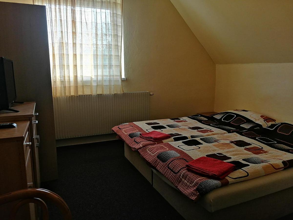 Privat Bohemia Hotell Šatov Exteriör bild