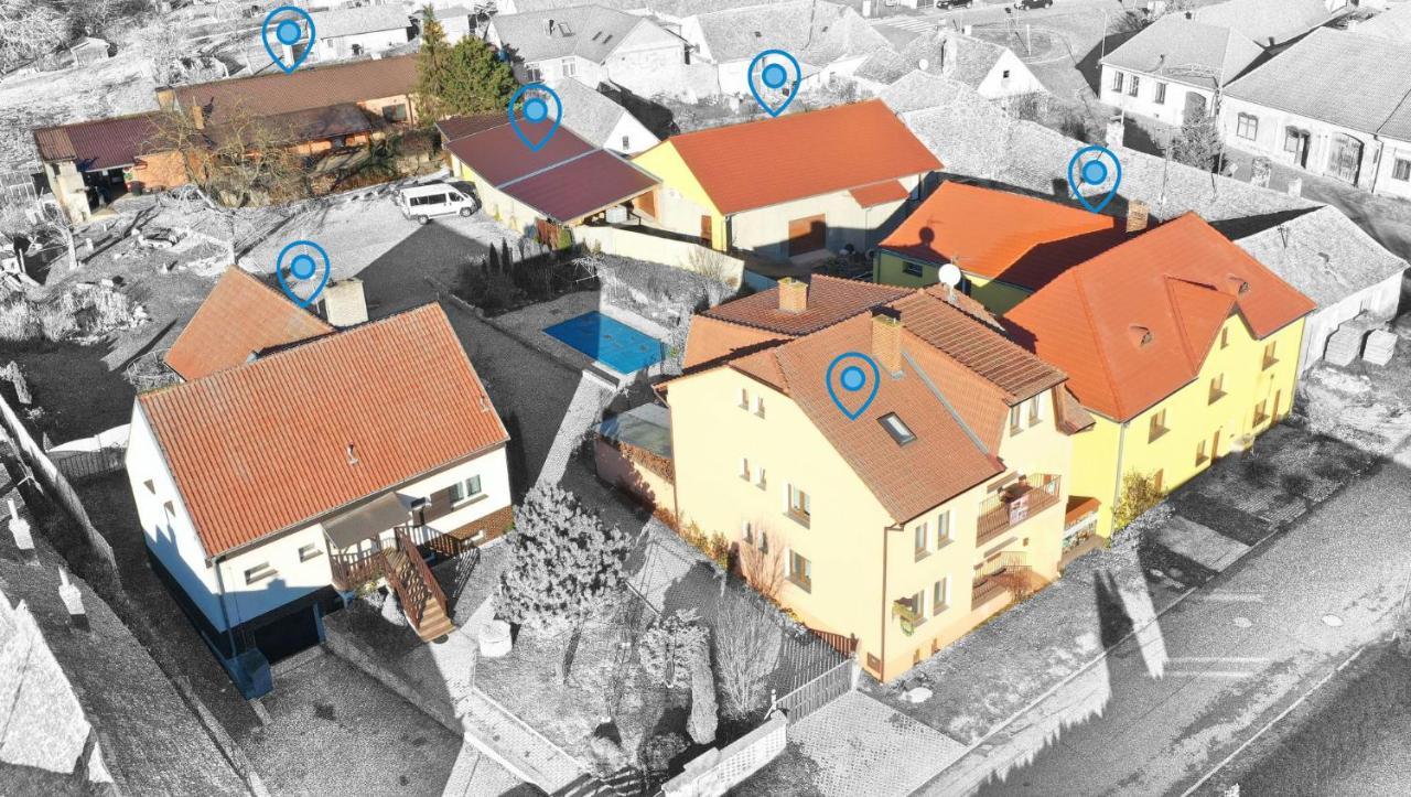 Privat Bohemia Hotell Šatov Exteriör bild