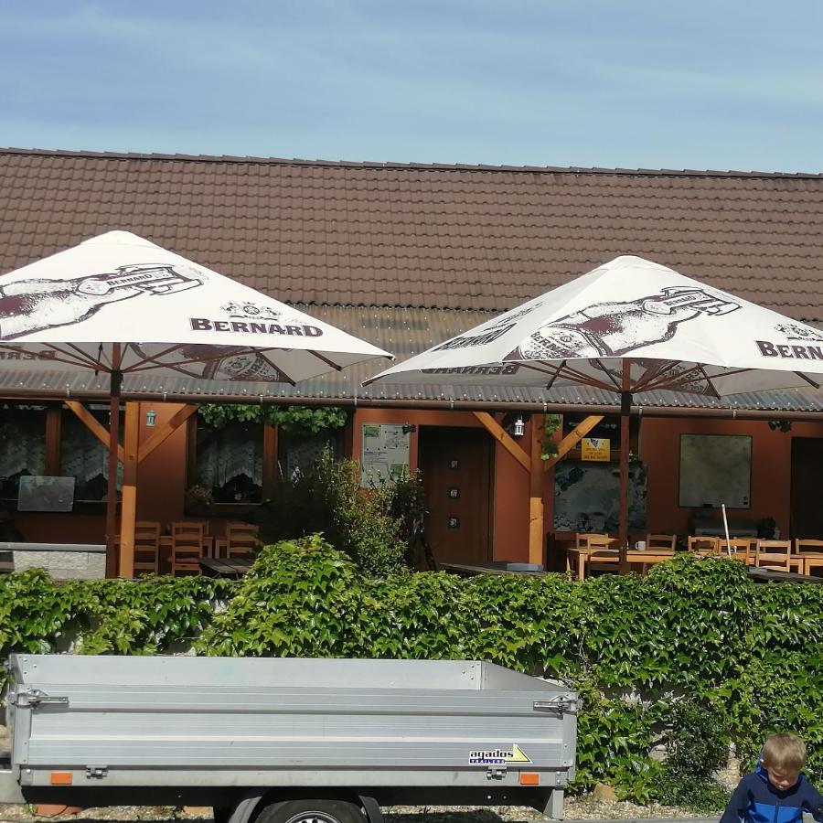 Privat Bohemia Hotell Šatov Exteriör bild