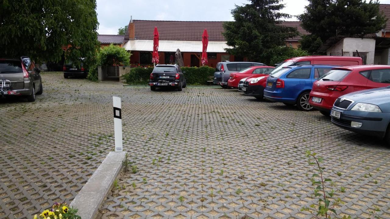 Privat Bohemia Hotell Šatov Exteriör bild