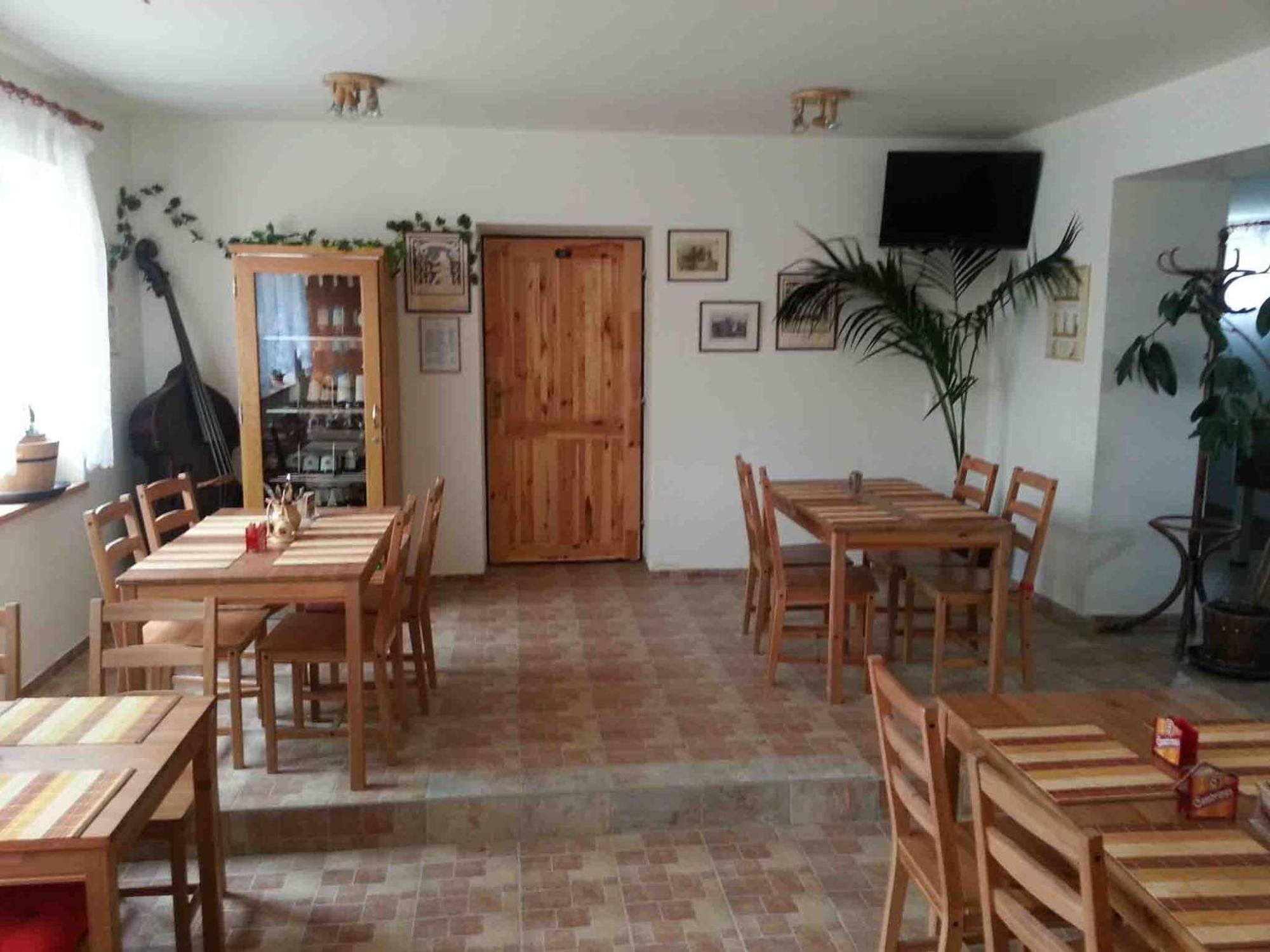 Privat Bohemia Hotell Šatov Exteriör bild