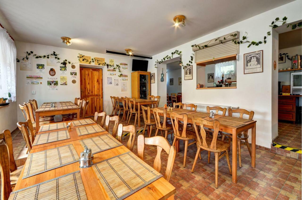 Privat Bohemia Hotell Šatov Exteriör bild